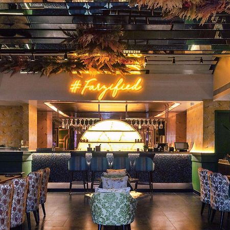 Radisson Gwalior Hotell Eksteriør bilde